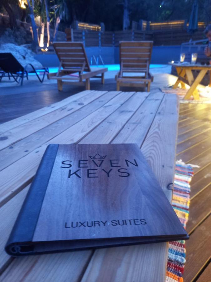 Seven Keys Luxury Suites Achílleion Zewnętrze zdjęcie